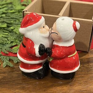 Amici Home Santa & Mrs Claus Christmas Holiday Ceramic Salt & Pepper Shakers